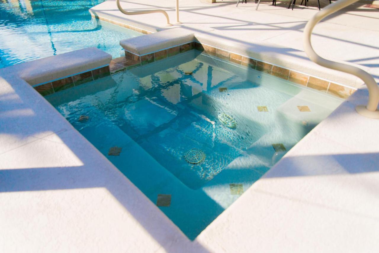 Trafalgar Resort Community Pool And Gym, Private Pool! Кисими Екстериор снимка